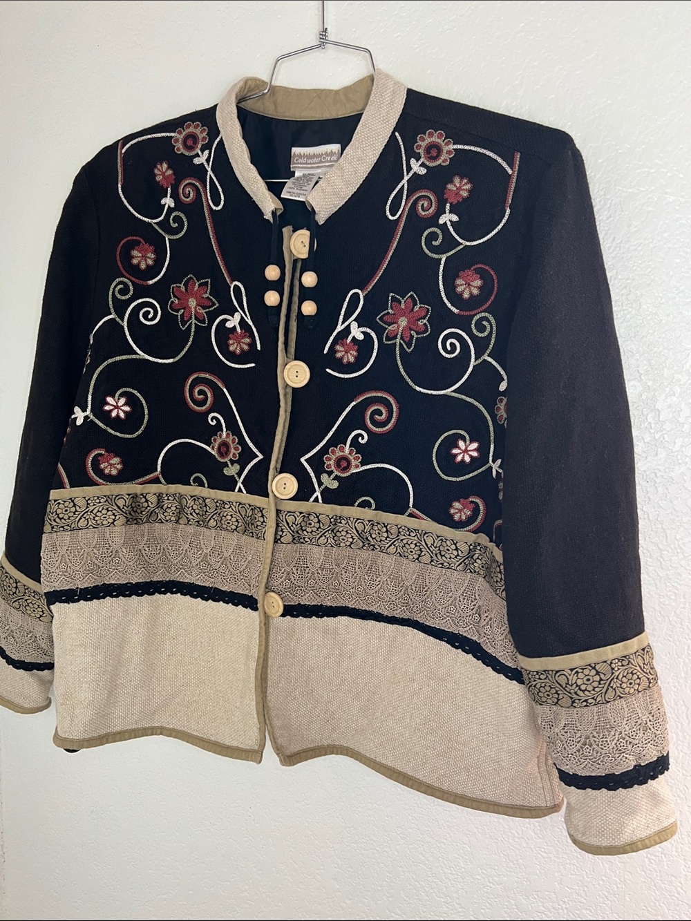 Coldwater Creek Black Jacket Beige Trim and Floral Embroidery linen blend 1x